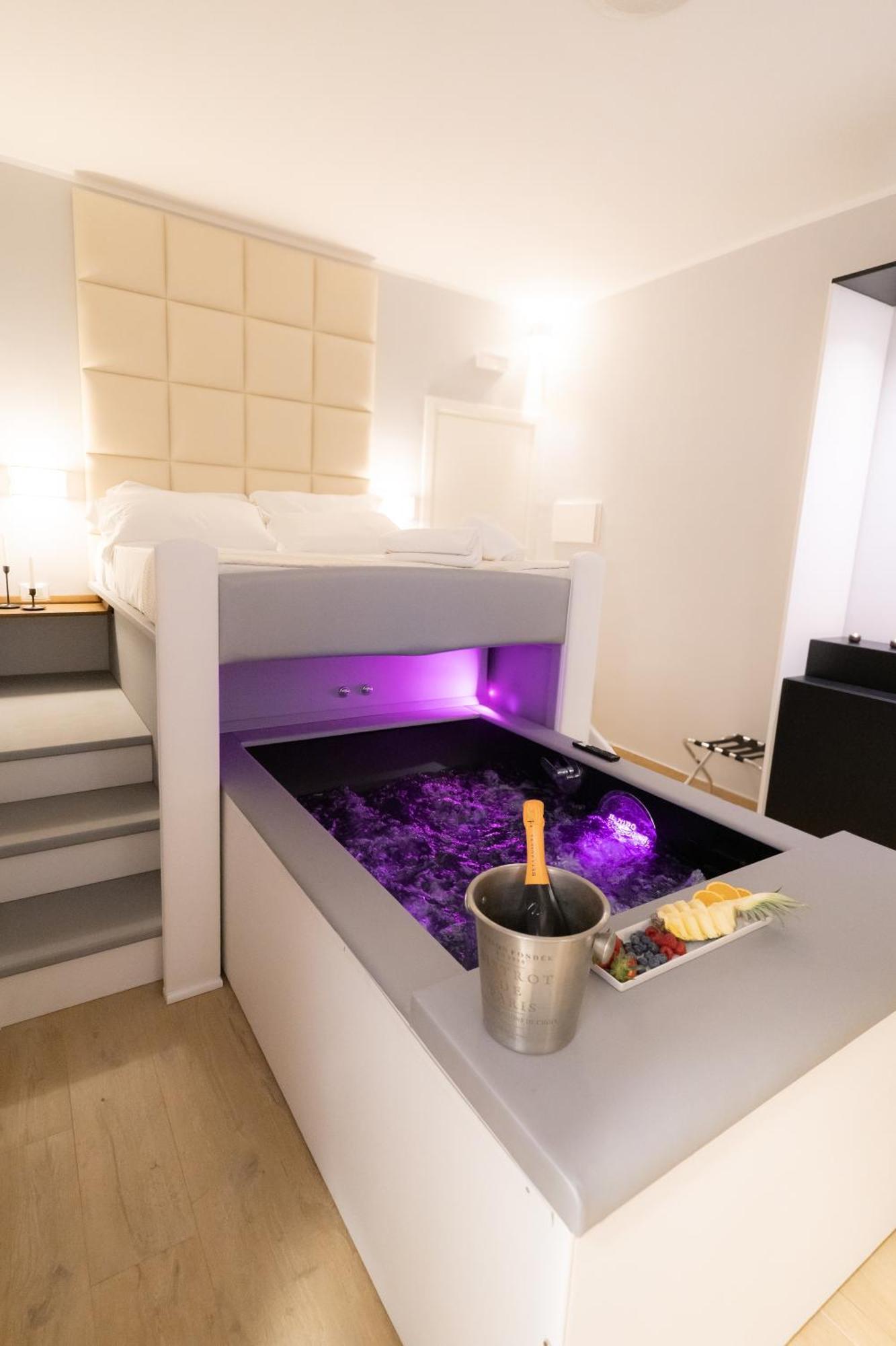 Alma Suites - Il Nido D'Amore Livorno Exteriör bild