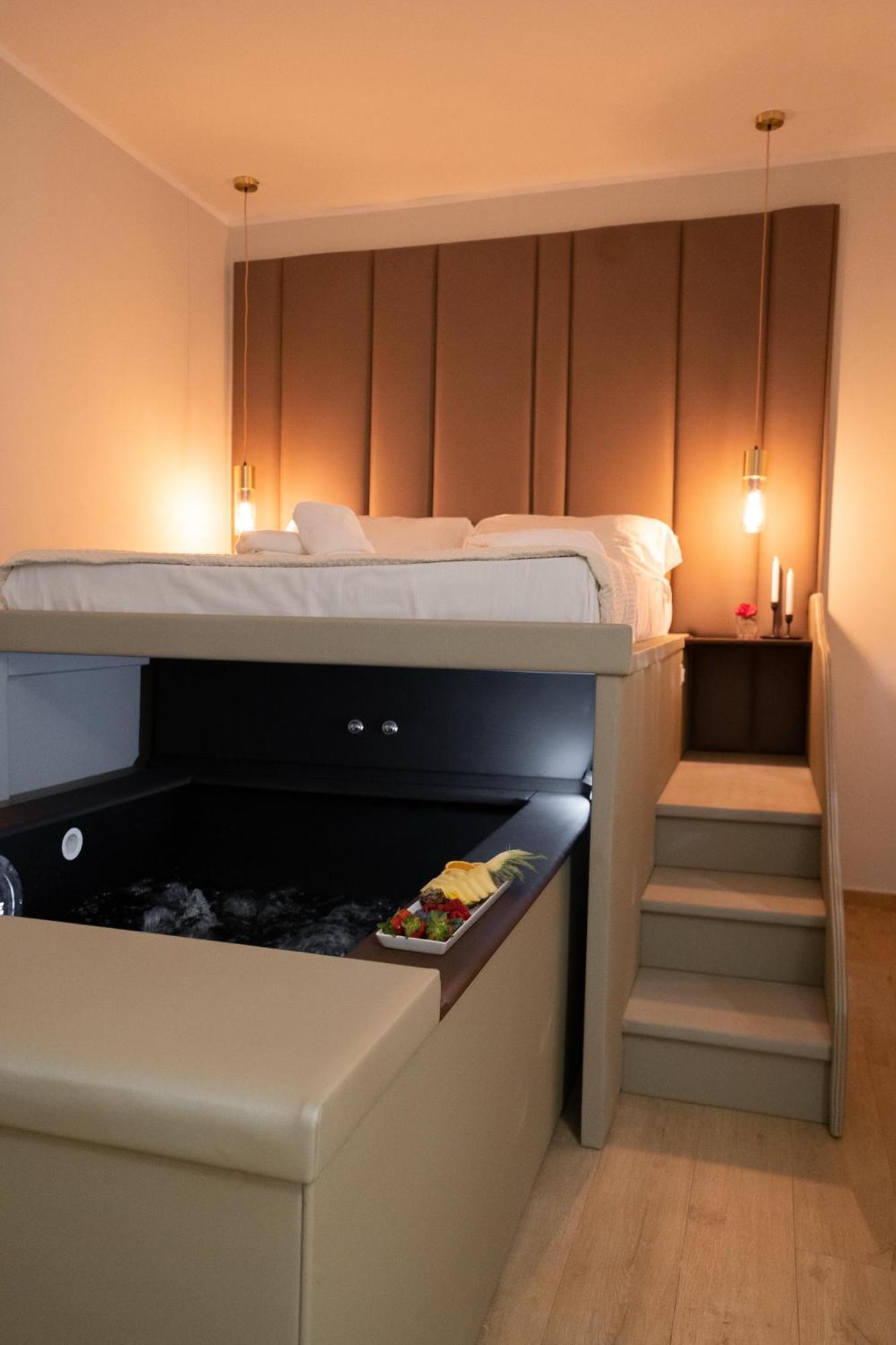 Alma Suites - Il Nido D'Amore Livorno Exteriör bild