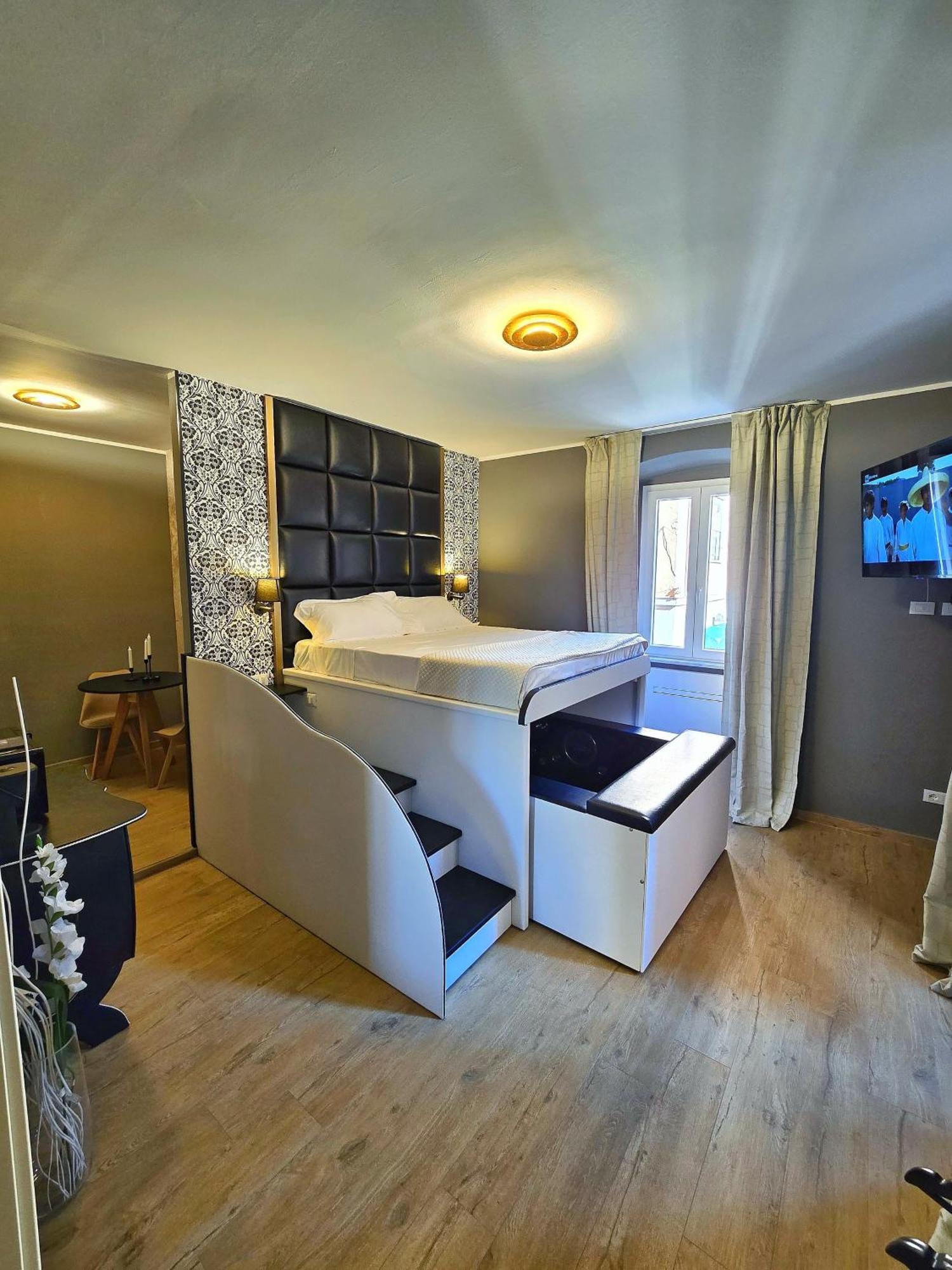 Alma Suites - Il Nido D'Amore Livorno Exteriör bild
