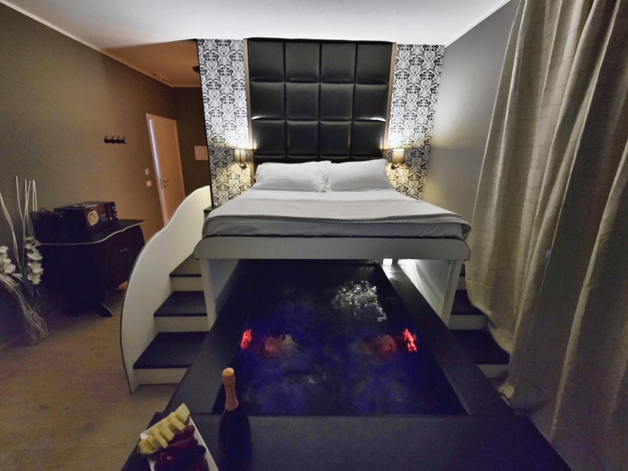 Alma Suites - Il Nido D'Amore Livorno Exteriör bild