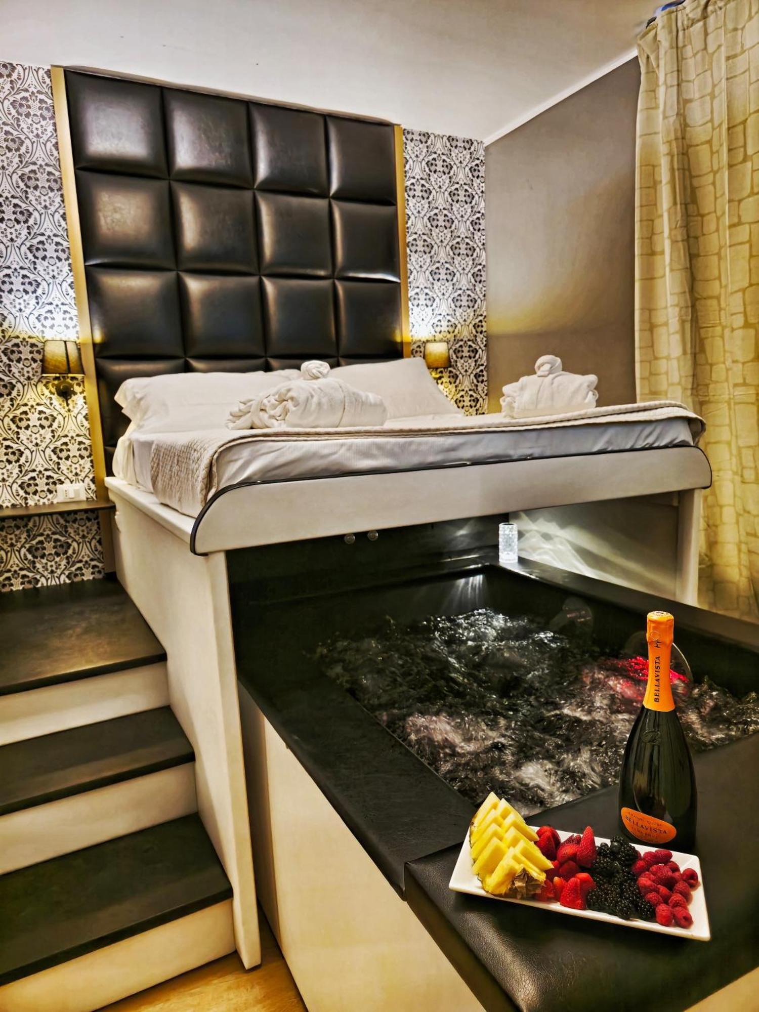 Alma Suites - Il Nido D'Amore Livorno Exteriör bild